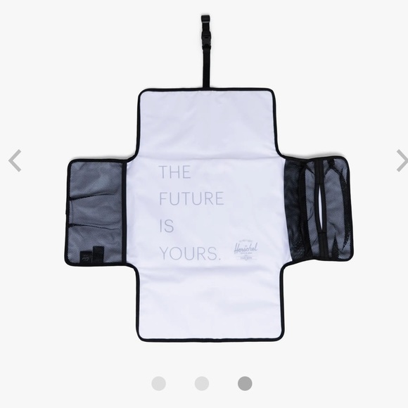 Sprout Change Mat Herschel Supply Co. Grey - Picture 3 of 12